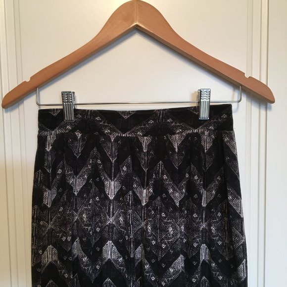 UO Ecoté Boho Maxi skirt black/grey pattern size S - Picture 2 of 4